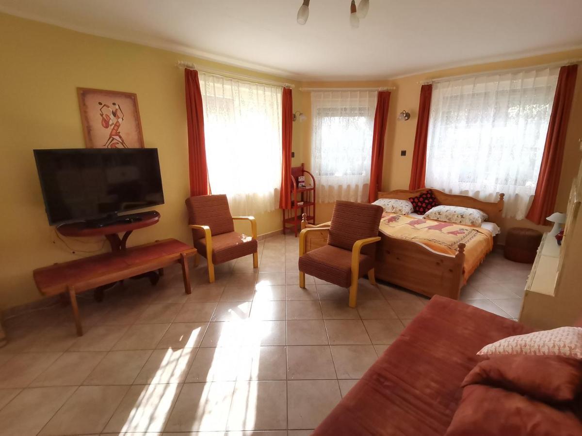 Marika Apartman Hajduszoboszlo Exterior photo